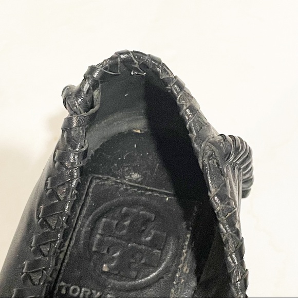 Tory Burch 6.5 Medallion Black Leather Rubber Sole Flats - Picture 5 of 7
